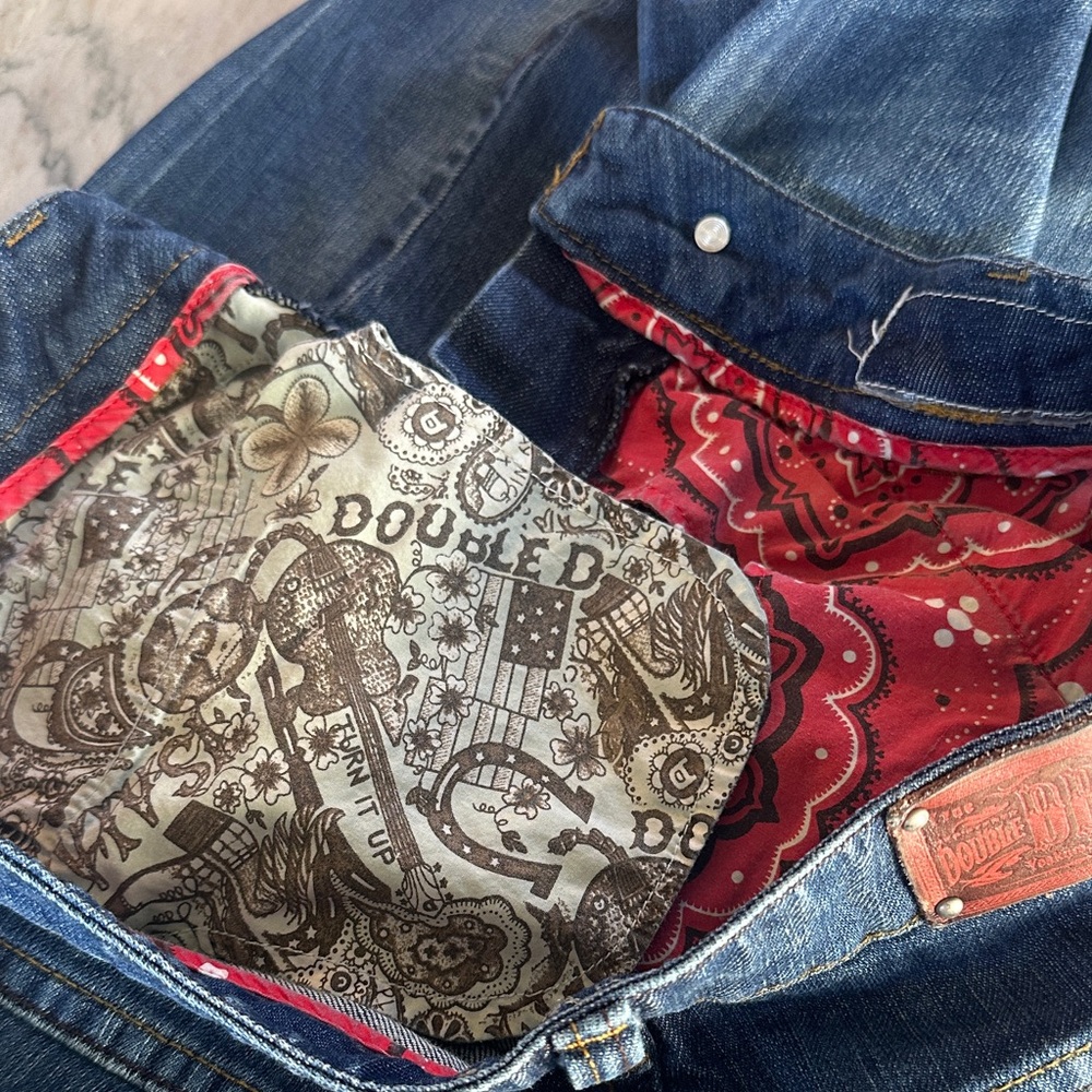 Fabulous Double D Ranch Embroidered Jeans - Size 6: 28x33 - Picture 11 of 11